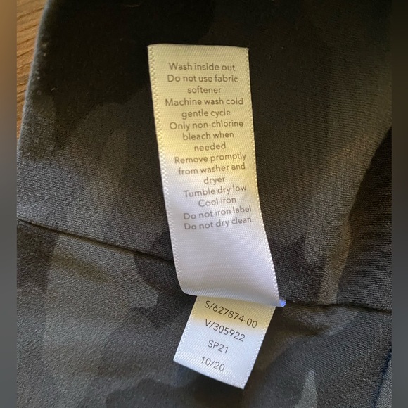 ATHLETA Salutation Camo Jogger Powervita Black Gray Women’s Size Small - Picture 7 of 10